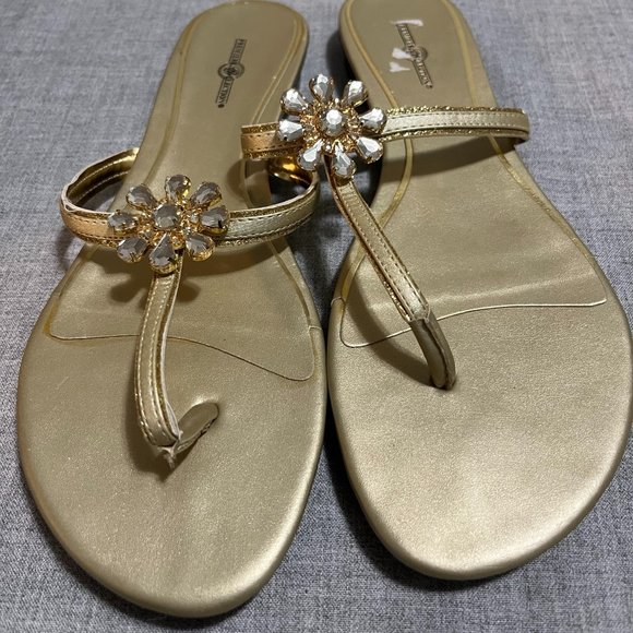 Premiere Collection Women's Gold Tone Bedazzled Sandals Flip Flops Size 8.5 - Picture 8 of 10